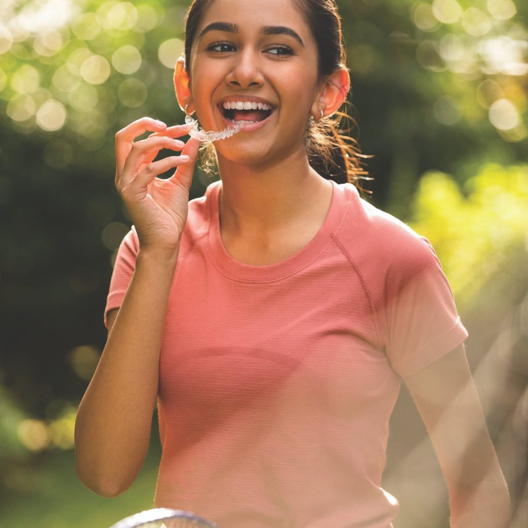 Invisalign_-_Lifestyle_-_Badminton_-_JPEG_-_IMG02-scaled.jpg